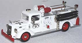 Модель 1:43 Mack 500gmp Pumper «Vernon» NJ GOLD COL. - white