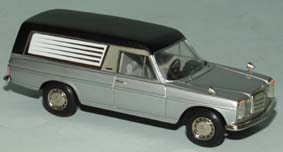 Модель 1:43 Mercedes-Benz-Benz /8 Bestattungswagen ~Pollmann~ / Hearse with coffin.black