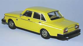 Модель 1:43 Volvo 244 DL - yellow