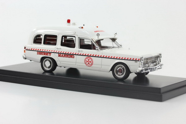 Модель 1:43 Ford ZD Fairlane Ambulance 