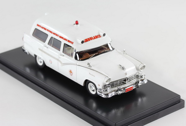 ford mainline v8 ambulance - white TRR59B Модель 1:43
