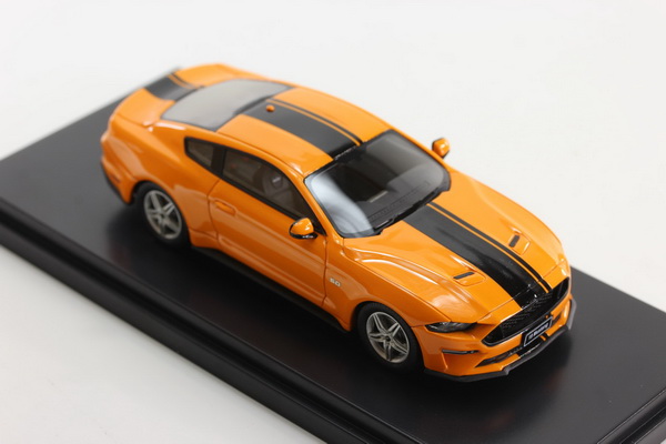 Ford Mustang 2018 - orange/black TRR99 Модель 1:43