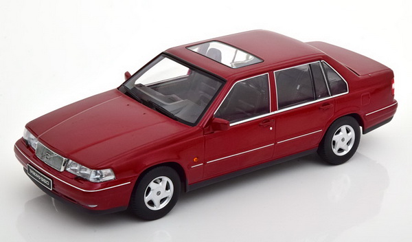 Модель 1:18 Volvo 960 - red met
