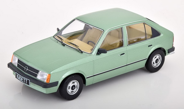 Opel Kadett D - 1984 - Light Green met. T9-1800420 Модель 1:18