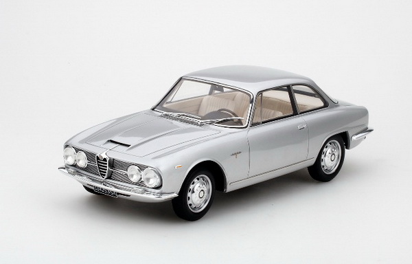 Модель 1:18 Alfa Romeo 2600 Sprint - Silver 1962
