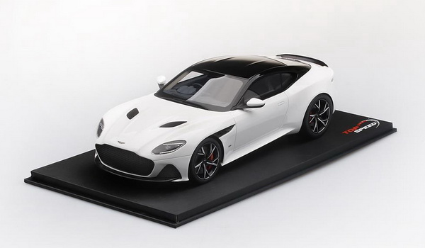 Модель 1:18 Aston Martin DBS Superleggera - white/black