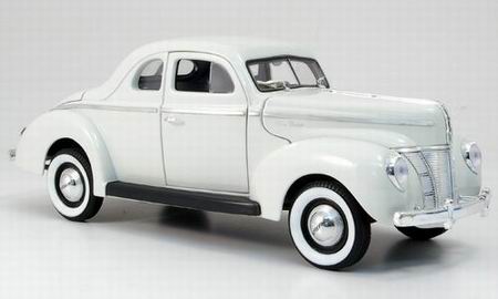 Модель 1:18 Ford De Luxe Coupe - creme