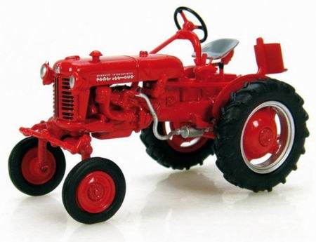 mccormick international farmall club трактор UH006077 Модель 1:43