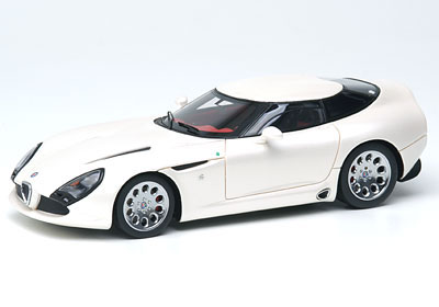 Модель 1:43 Alfa Romeo TZ3 Stradale - pearl white