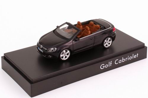 Модель 1:43 Volkswagen Golf VI Cabrio - dark purple