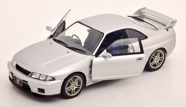 Модель 1:24 NISSAN Skyline GT-R (R33) 1997 Silver