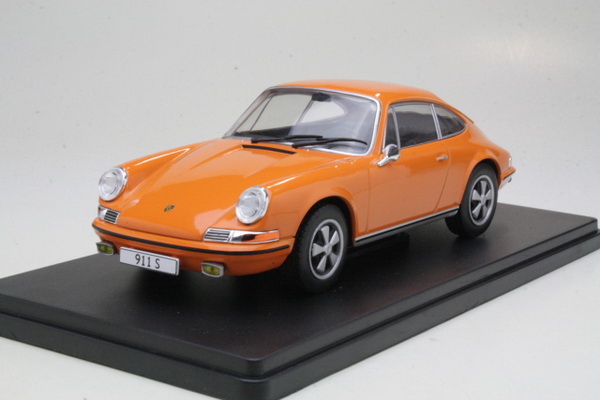 Модель 1:24 PORSCHE 911S 1968 Orange